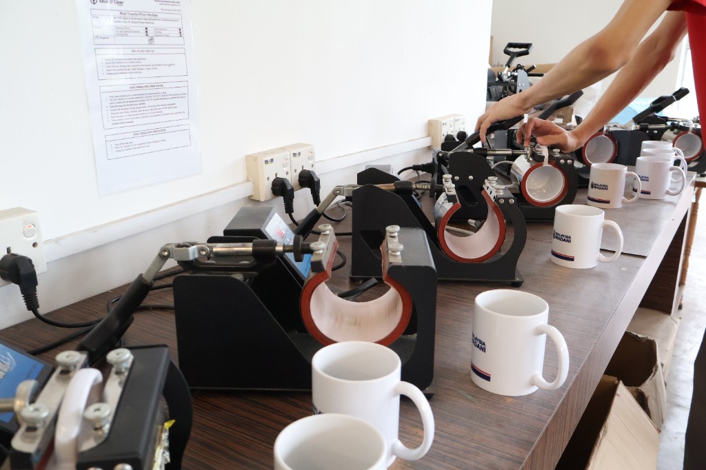 Heat transfer printing on ceramic mugs